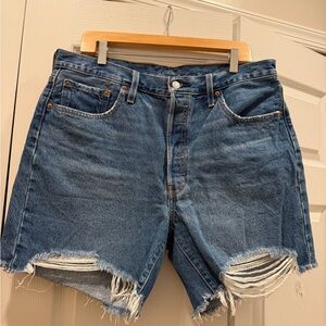 Levi’s 501 Mid-Thigh Shorts